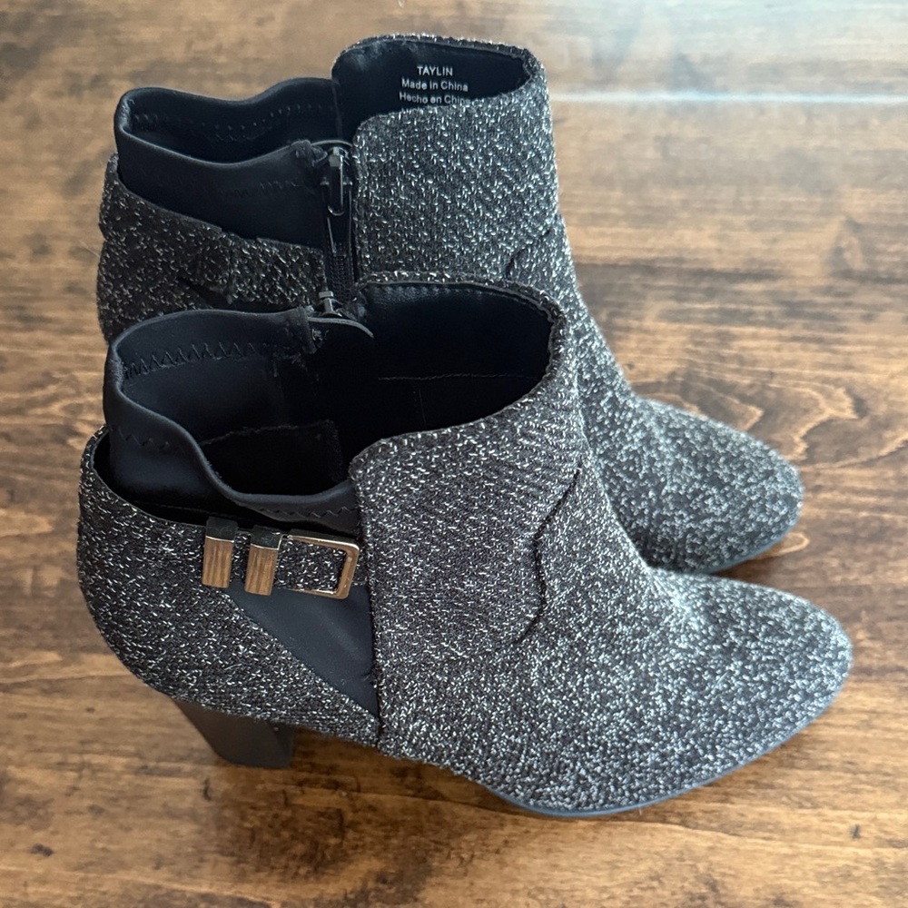 Kelly & Katie Women's Taylin Black Speckled Heeled Boots Size 9